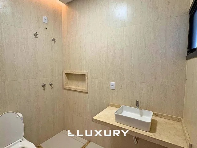 Imagem 3: Casa Alto Padrão com 3 Suítes e Piscina no Terras Alpha I