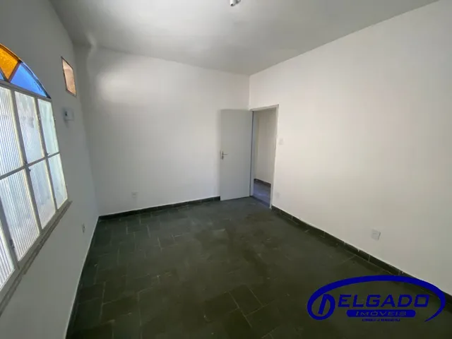 Imagem 3: DELGADO aluga CASA INDEPENDENTE com 2 quartos, GARAGEM COBERTA e quintal em Ampliação