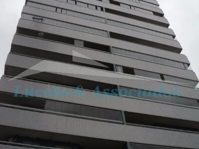 Imagem: O apartamento possui 2 Dormitórios, 1 Suíte, 2 Banheiros,
