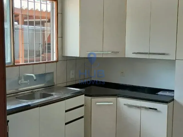 Imagem 3: Casa com 3 dormitórios e 2 vagas de garagem em São José/SC