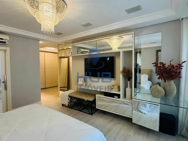 Imagem 3: Apartamento com 4 Dormitórios À Venda Sendo 4 Suítes, 281.0 M² por - R$ 13.420.000,00 - Meia Praia - Itapema/Sc