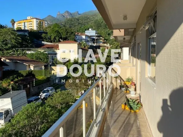 Imagem 3: Apartamento de 2 quartos + dependência, varanda, 2 vagas e elevador