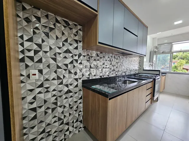 Imagem 10: Apartamento de 2 quartos + dependência, varanda, 2 vagas e elevador