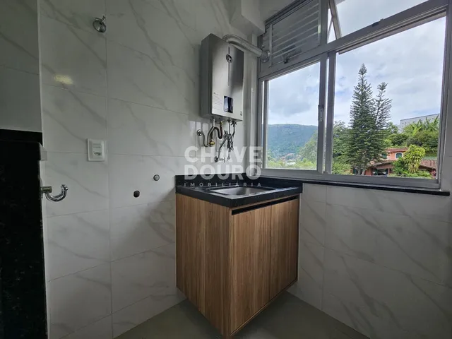 Imagem 7: Apartamento de 2 quartos + dependência, varanda, 2 vagas e elevador