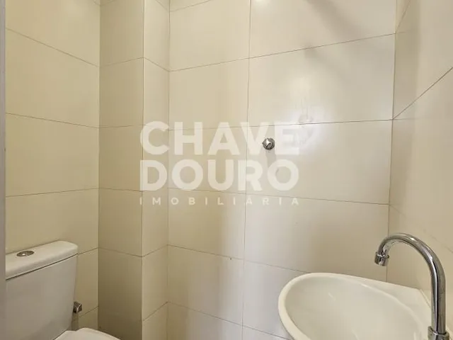 Imagem 4: Apartamento de 2 quartos + dependência, varanda, 2 vagas e elevador