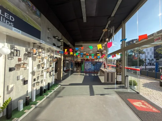 Imagem 14: Locação de Galpão Comercial de Alto Padrão com 02 Docas 10 Salas e 70 Vagas em