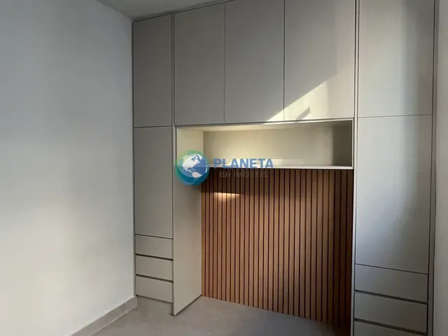 Imagem 2: Apartamento com planejados 2 Quartos - sendo uma suíte 2 Banhos 1 Vaga coberta