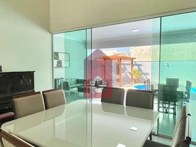 Imagem 11: Propriedade de Alto Padrão com Piscina