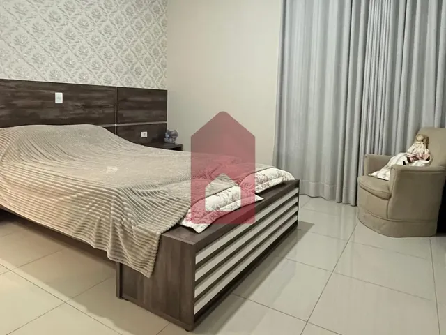 Imagem 4: Propriedade de Alto Padrão com Piscina