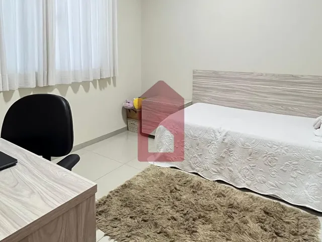 Imagem 2: Propriedade de Alto Padrão com Piscina