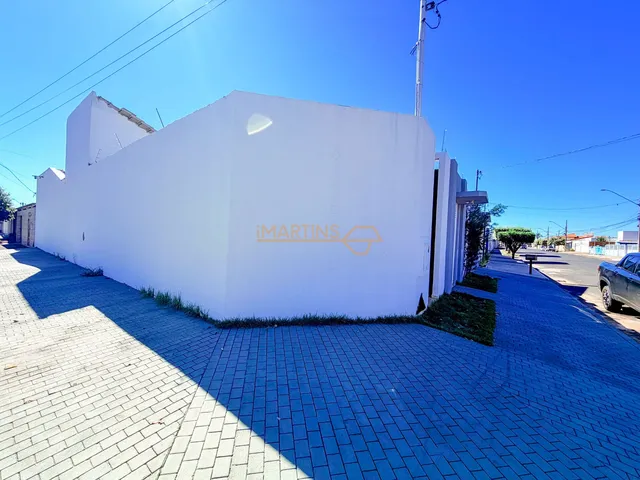 Imagem 11: Casa à venda no bairro Santiago - Araguari/MG