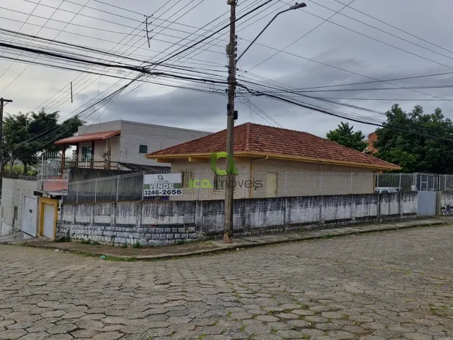 Imagem 6: Casa de Esquina com 3 Dormitórios e Edícula no Jardim Atlântico
