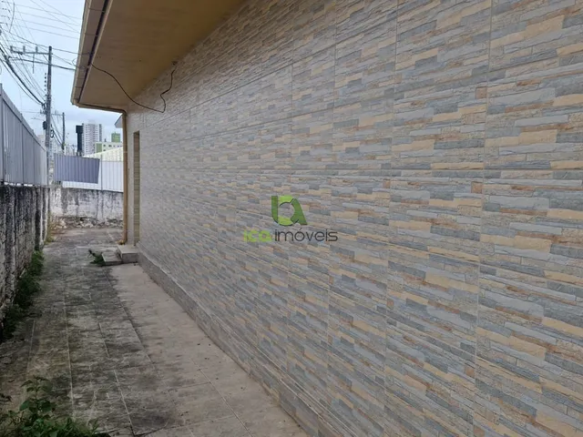 Imagem 5: Casa de Esquina com 3 Dormitórios e Edícula no Jardim Atlântico