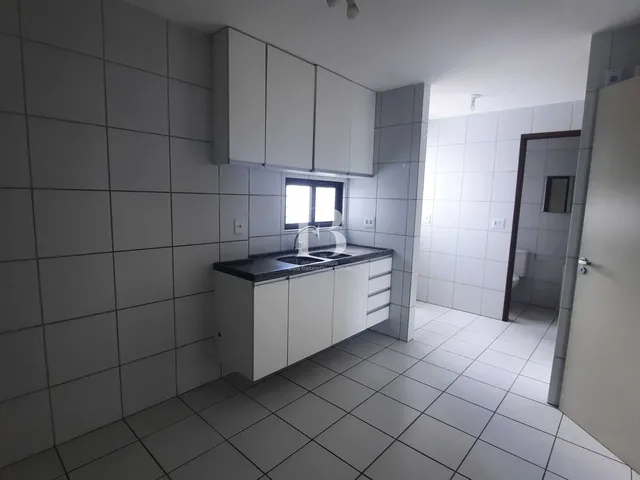 Imagem 11: Apartamento a VENDA com 3 Quartos, closet e 2 Vagas de Garagem na Torre, Recife/PE