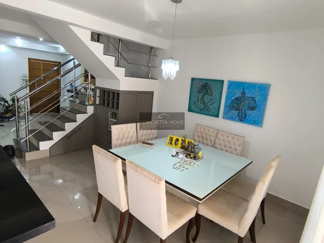 Imagem: A casa possui 3 Dormitórios, 1 Suíte, 2 Banheiros, 2