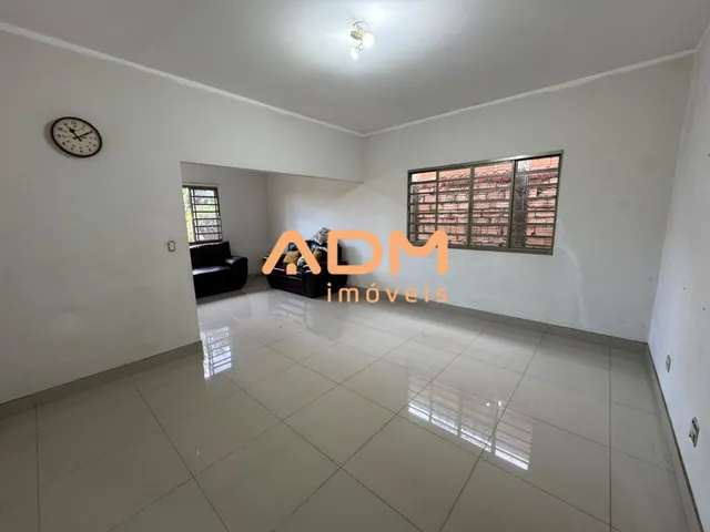 Imagem 2: Casa á venda 3 Qtos - Sendo 1 Suíte - Parque Amazônia - Goiânia - 240m²
