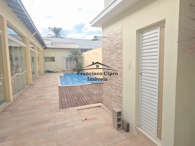 Imagem: Casa À Venda no Bairro Vila Indiana - Guaratinguetá/Sp