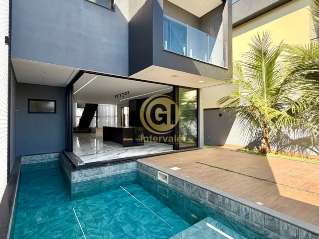 Imagem: Casa de Luxo em Condomínio - 4 Quartos