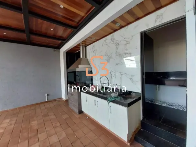 Imagem 2: Casa para locação no Alto Umuarama: 3 quartos, 1 suíte, 2 salas, 1 banheiro, 4 vagas