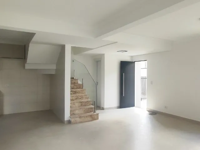 Imagem 4: TRIPLEX A VENDA NO BAIRRO UBERABA, DE FRENTE PARA A RUA