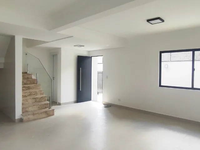 Imagem 2: TRIPLEX A VENDA NO BAIRRO UBERABA, DE FRENTE PARA A RUA