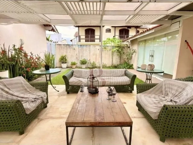 Imagem 15: Magnífica Casa com 6 Quartos e 3 Suítes em Camboinhas, Niterói-RJ - 700m² de Pura