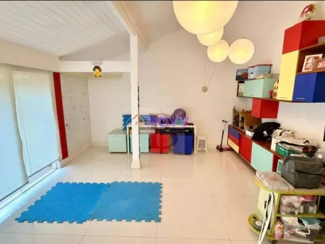 Imagem 11: Magnífica Casa com 6 Quartos e 3 Suítes em Camboinhas, Niterói-RJ - 700m² de Pura