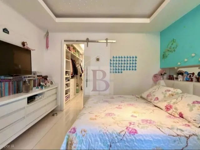 Imagem 4: Magnífica Casa com 6 Quartos e 3 Suítes em Camboinhas, Niterói-RJ - 700m² de Pura