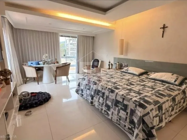 Imagem 8: Magnífica Casa com 6 Quartos e 3 Suítes em Camboinhas, Niterói-RJ - 700m² de Pura