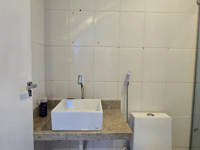 Imagem 5: Excelente casa Duplex 5 suítes, terreno amplo com lagoa, Busca Vida, Camaçari, BA