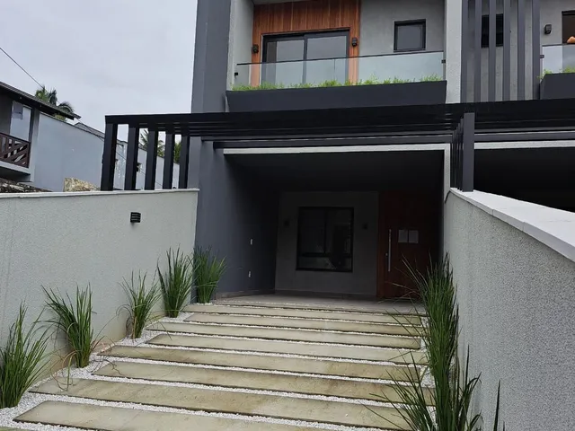 Imagem: Belo Sobrado no bairro São Marcos, Joinville/SC