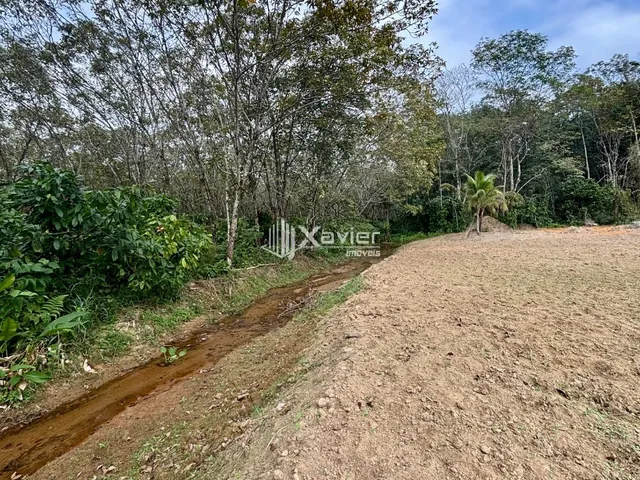 Imagem 2: Terreno Plano com Riacho na Rota da Ferradura em Guarapari - 1.000 m² com Segurança e