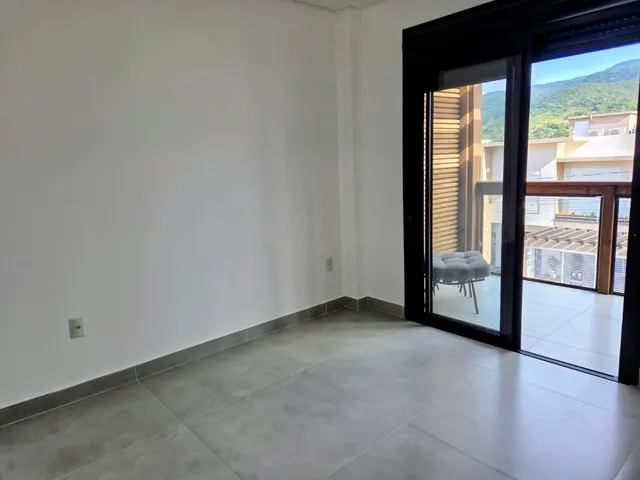Imagem 7: Casa à venda em Garopaba-SC, bairro Quinta dos Açores: 3 quartos, 1 suíte, 1 sala, 3