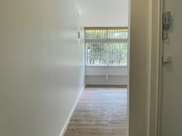 Imagem 8: SQS 404 BLOCO A APT 107 - PRIMEIRO ANDAR - AR CONDICIONADO - VAZADO - 77,64M2 - EXCELENTE