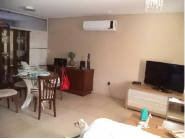 Imagem 4: CASA RESIDENCIAL em PORTO ALEGRE - RS, HÍPICA