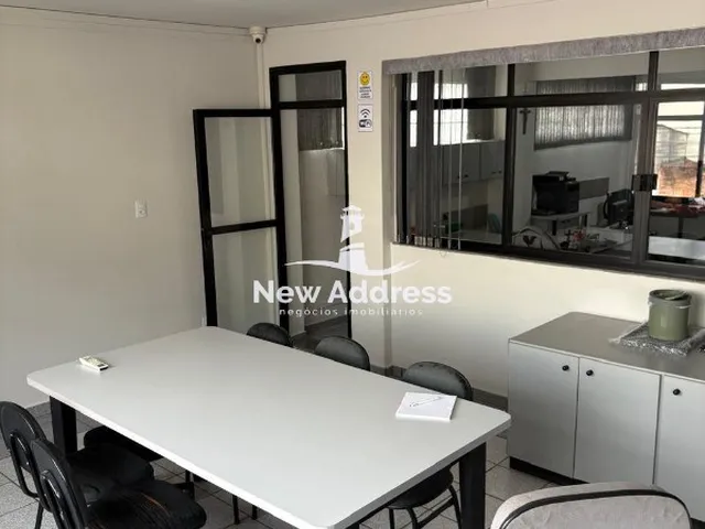 Imagem 2: Invista em um imóvel com múltiplas possibilidades: prédio com 3 pavimentos e grande