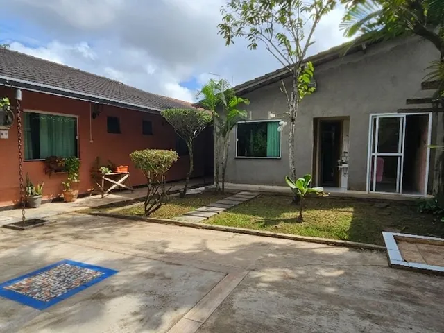 Imagem 2: Casa à Venda com Quarto Externo e Garagem no Cypress Garden