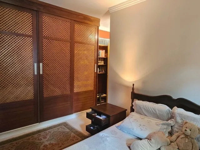 Imagem 13: Oportunidade no Cypress Garden – Casa com Suíte e Área de Lazer Completa