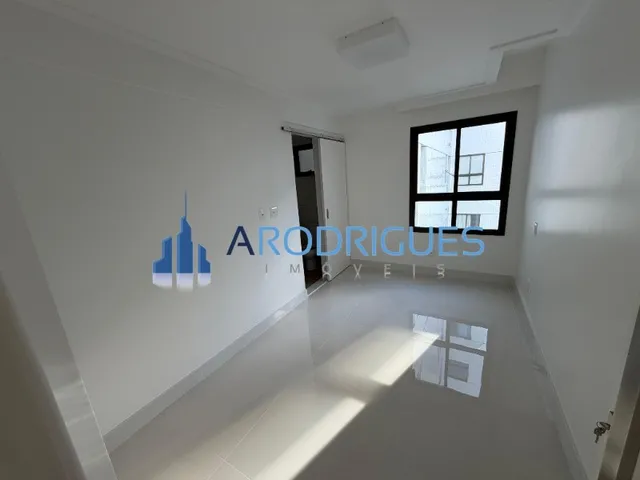 Imagem 7: Apartamento em Alphaville I à Venda com 3 quartos, 3 suítes e 128m² - Nascente Total