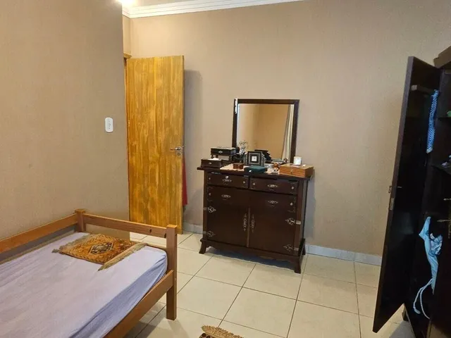 Imagem 10: Casa de 3 Quartos em Condomínio com Piscina e Academia