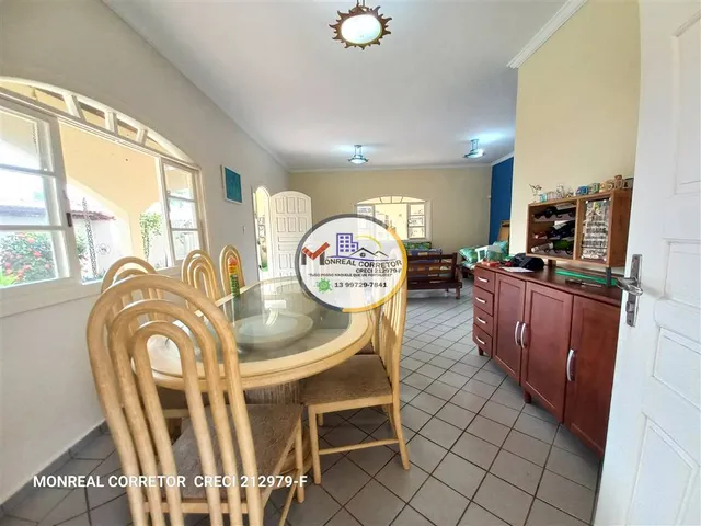 Imagem 7: CASA ELEGANTE LOTE INTEIRO A PASSOS DO MAR