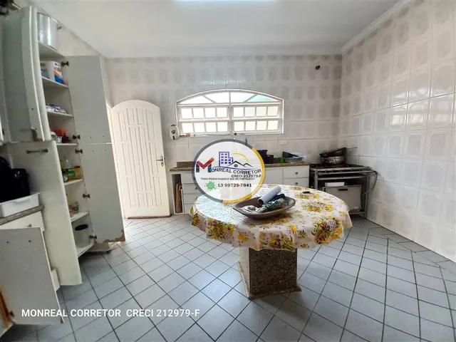 Imagem 10: CASA ELEGANTE LOTE INTEIRO A PASSOS DO MAR