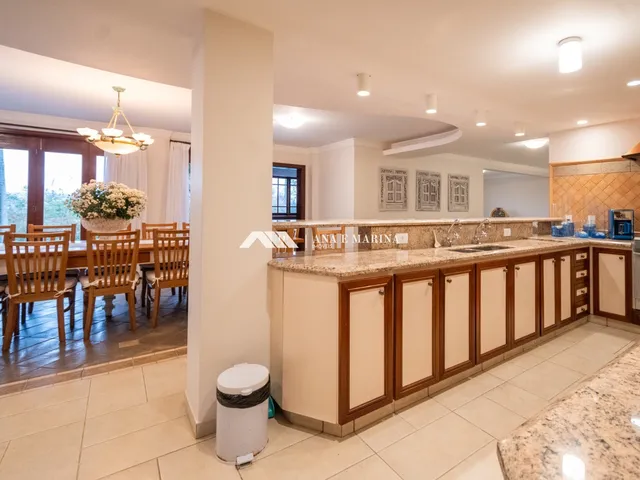 Imagem 12: Casa de Luxo em Condomínio: 4 Quartos, 4 Suítes, 5 Banheiros, 8 Vagas - Campinas-SP
