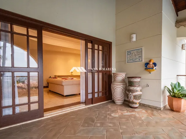 Imagem 6: Casa de Luxo em Condomínio: 4 Quartos, 4 Suítes, 5 Banheiros, 8 Vagas - Campinas-SP