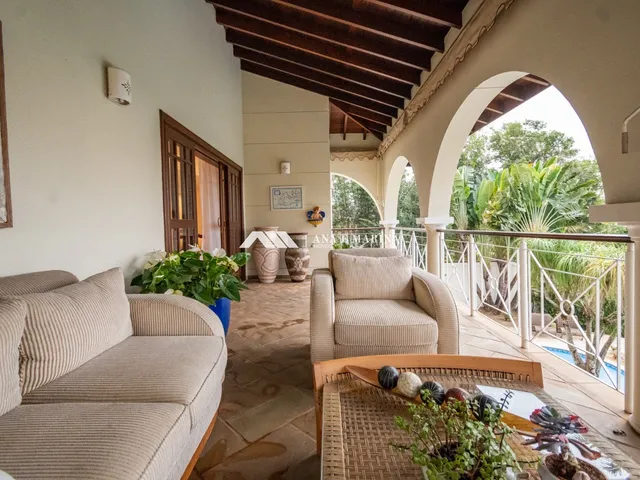 Imagem 9: Casa de Luxo em Condomínio: 4 Quartos, 4 Suítes, 5 Banheiros, 8 Vagas - Campinas-SP