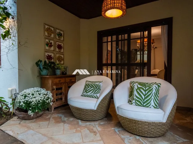 Imagem 4: Casa de Luxo em Condomínio: 4 Quartos, 4 Suítes, 5 Banheiros, 8 Vagas - Campinas-SP