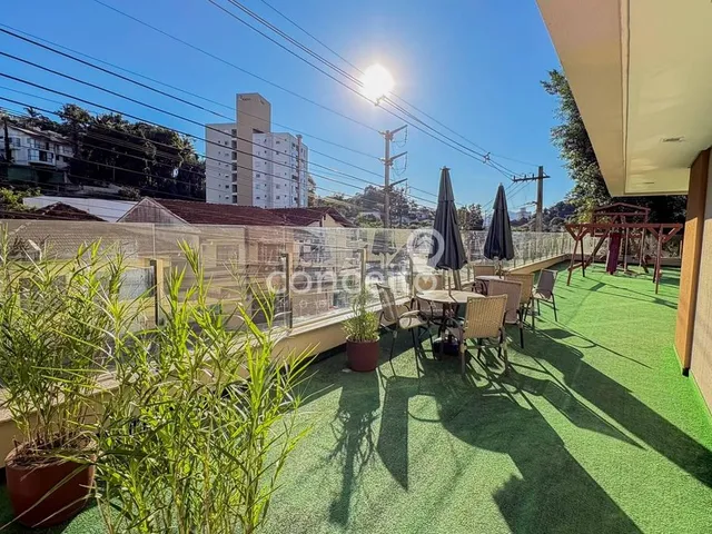 Imagem: Apartamento Semimobiliado com 2 Dormitórios