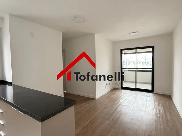 Imagem: O apartamento possui 2 Dormitórios, 1 Suíte, 2 Banheiros
