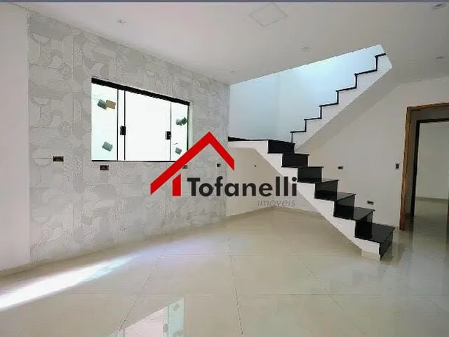 Imagem: A casa possui 3 Dormitórios, 3 Suítes, 4 Banheiros, 2