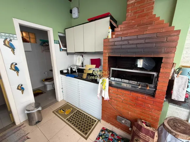 Imagem 12: LINDA ESPAÇOSA E ACONCHEGANTE CASA COM 03 SUÍTES, ÁREA GORMET E PISCINA, À VENDA NA